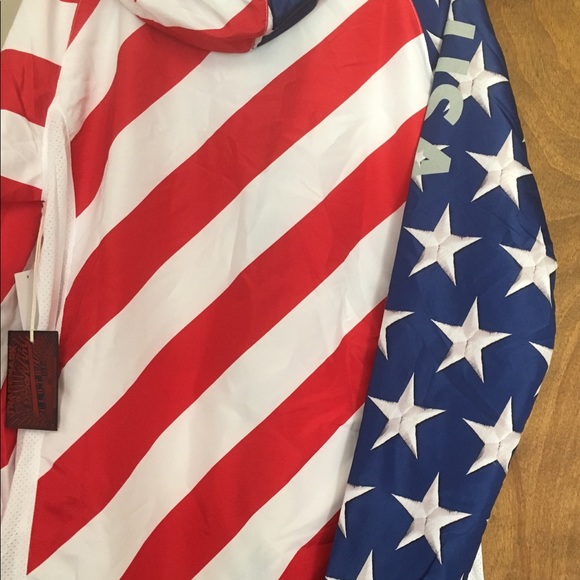 ⬇️-Reduced-New men’s medium hooded wind jacket - Picture 4 of 7